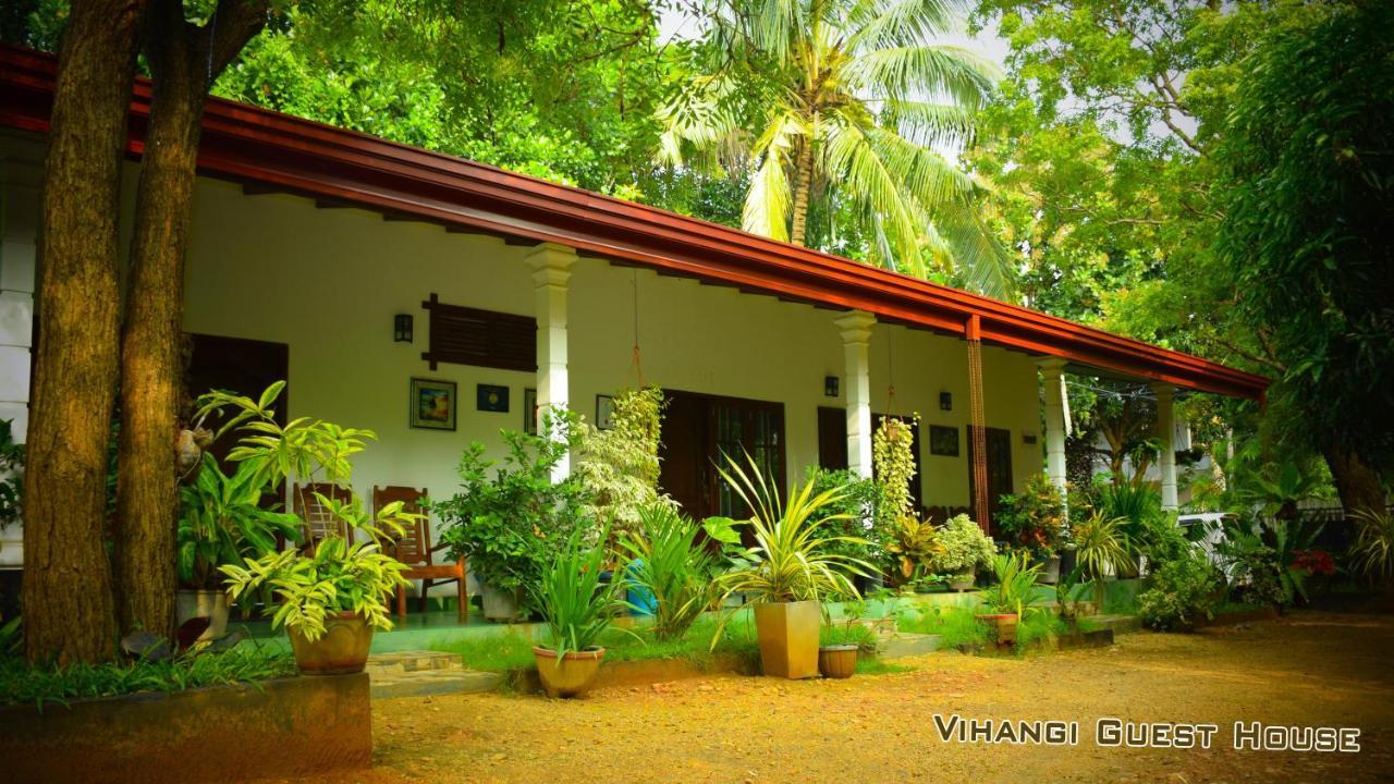 Vihangi Guesthouse 담불라 외부 사진